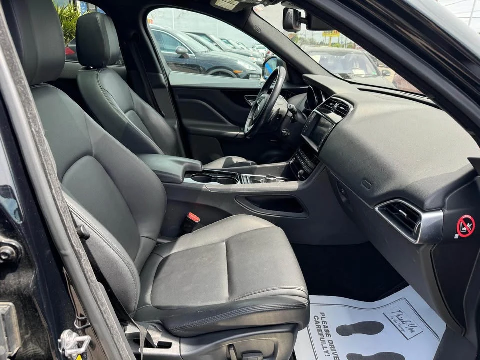 2017 Jaguar F-Pace - Image 14 of 19