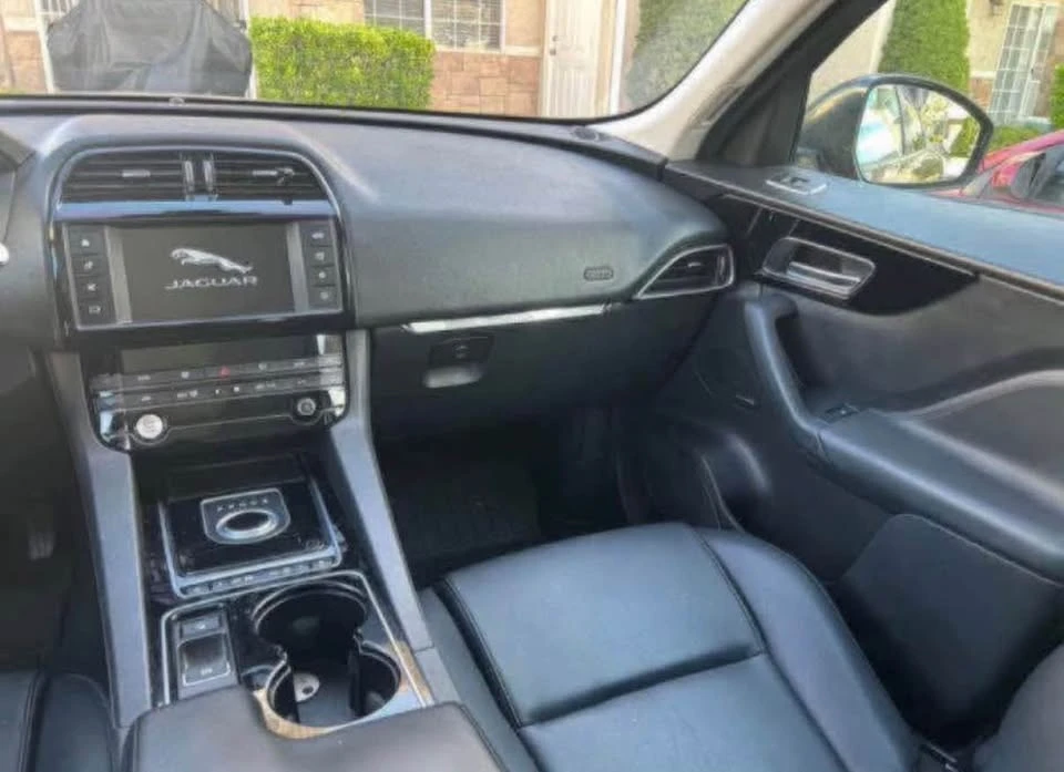 2017 Jaguar F-Pace - Image 7 of 13
