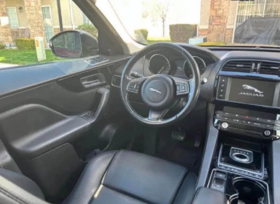 2017 Jaguar F-Pace - Image 6 of 13