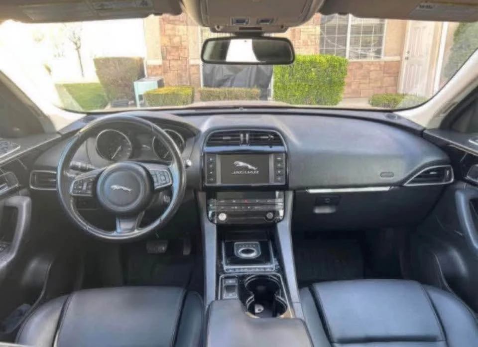 2017 Jaguar F-Pace - Image 5 of 13