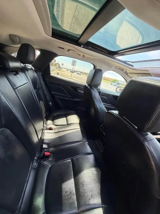 2017 Jaguar F-Pace - Image 7 of 9