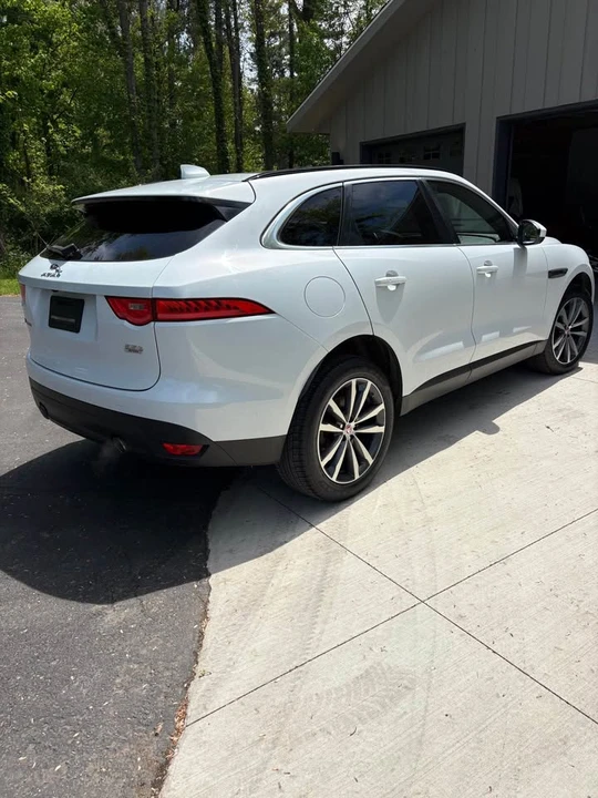 2017 Jaguar F-Pace - Image 2 of 9
