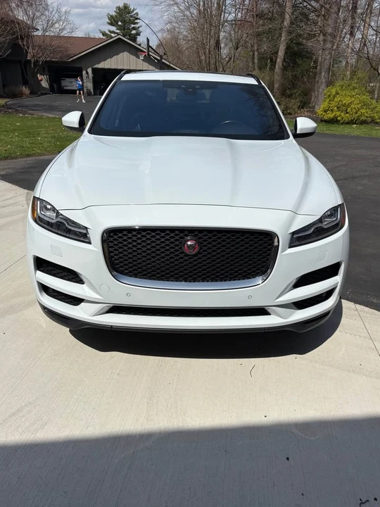 2017 Jaguar F-Pace - Image 3 of 9