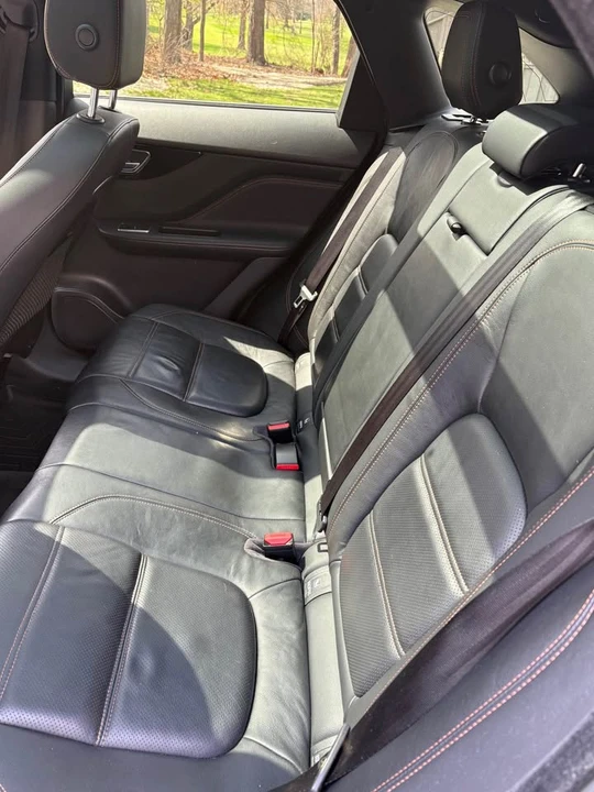 2017 Jaguar F-Pace - Image 7 of 9