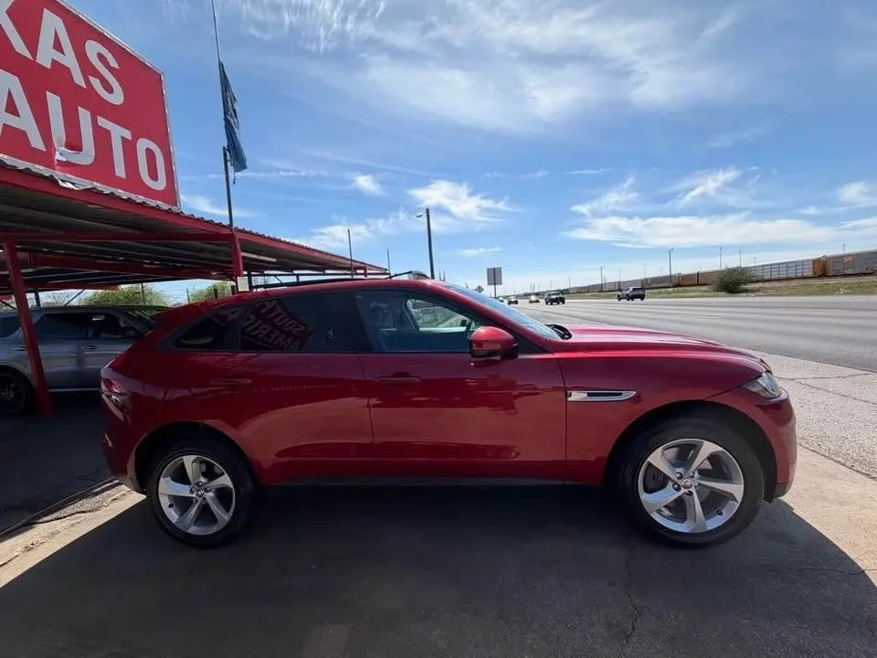 2017 Jaguar F-Pace - Image 2 of 9