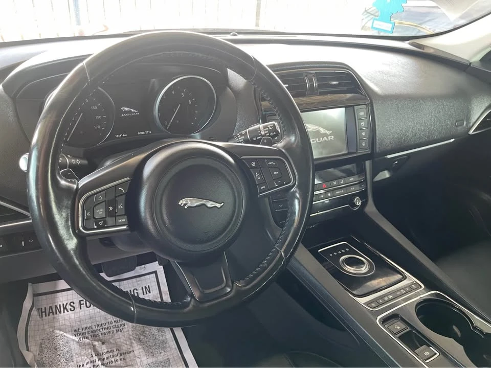 2017 Jaguar F-Pace - Image 5 of 9
