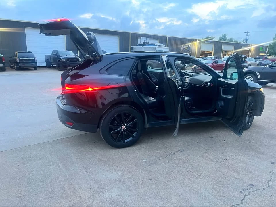 2017 Jaguar F-Pace - Image 11 of 20
