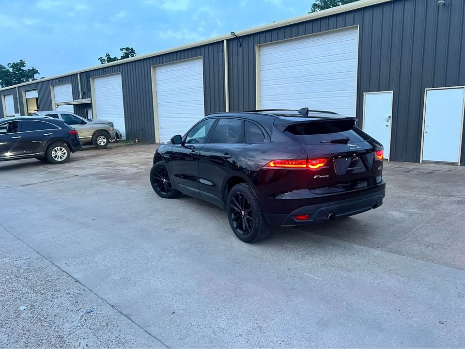 2017 Jaguar F-Pace - Image 2 of 20