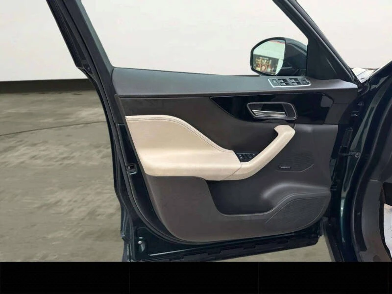 2017 Jaguar F-Pace - Image 10 of 20