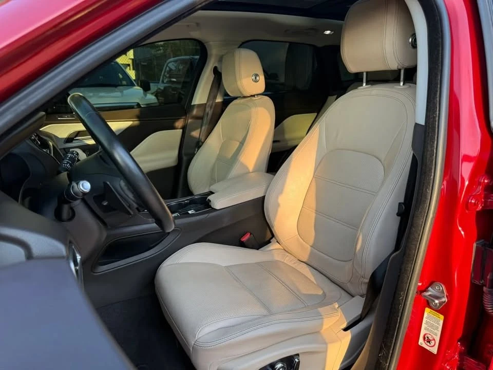 2017 Jaguar F-Pace - Image 11 of 17