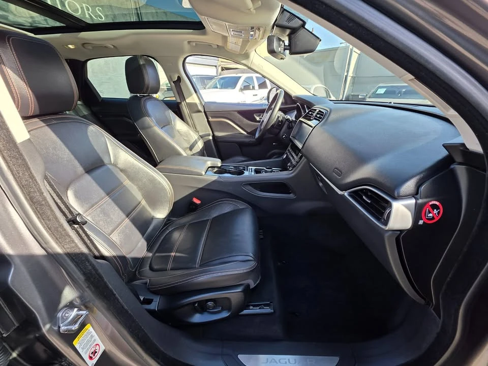 2017 Jaguar F-Pace - Image 10 of 19