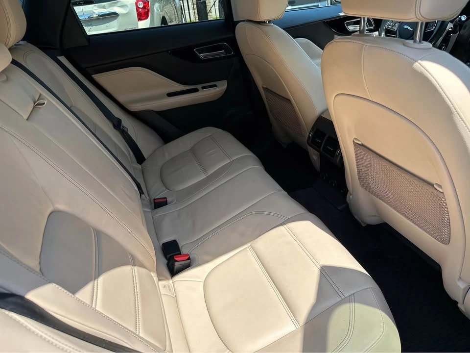 2017 Jaguar F-Pace - Image 9 of 17