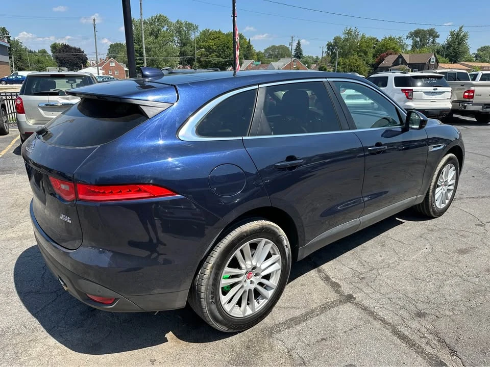 2017 Jaguar F-Pace - Image 4 of 17