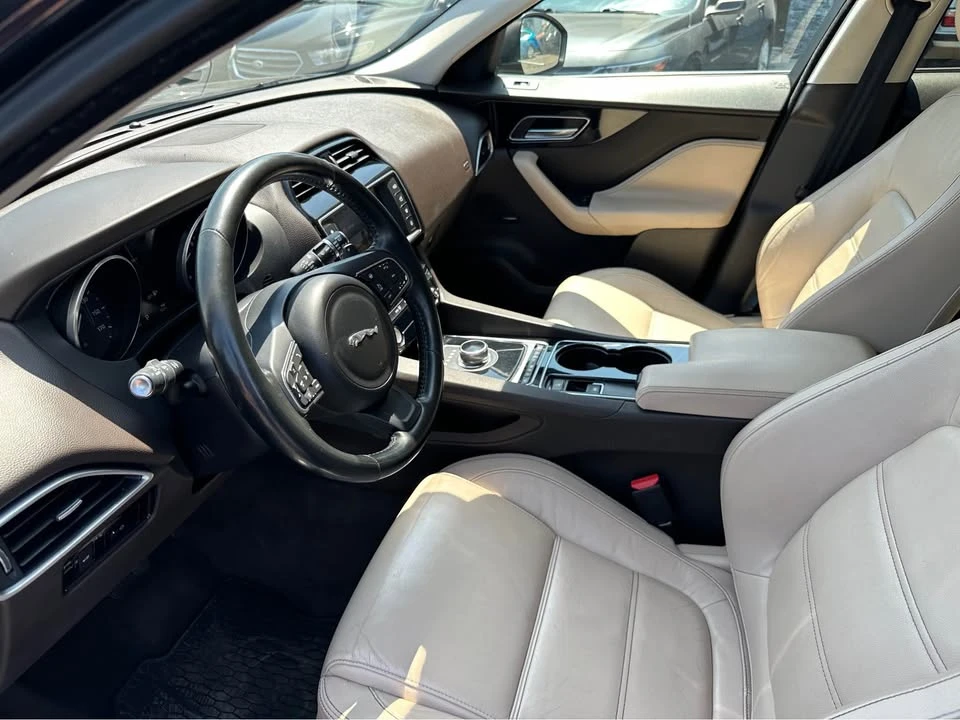 2017 Jaguar F-Pace - Image 11 of 17