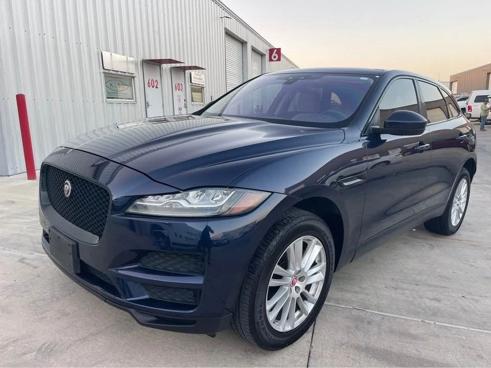 2017 Jaguar F-Pace - Image 3 of 19
