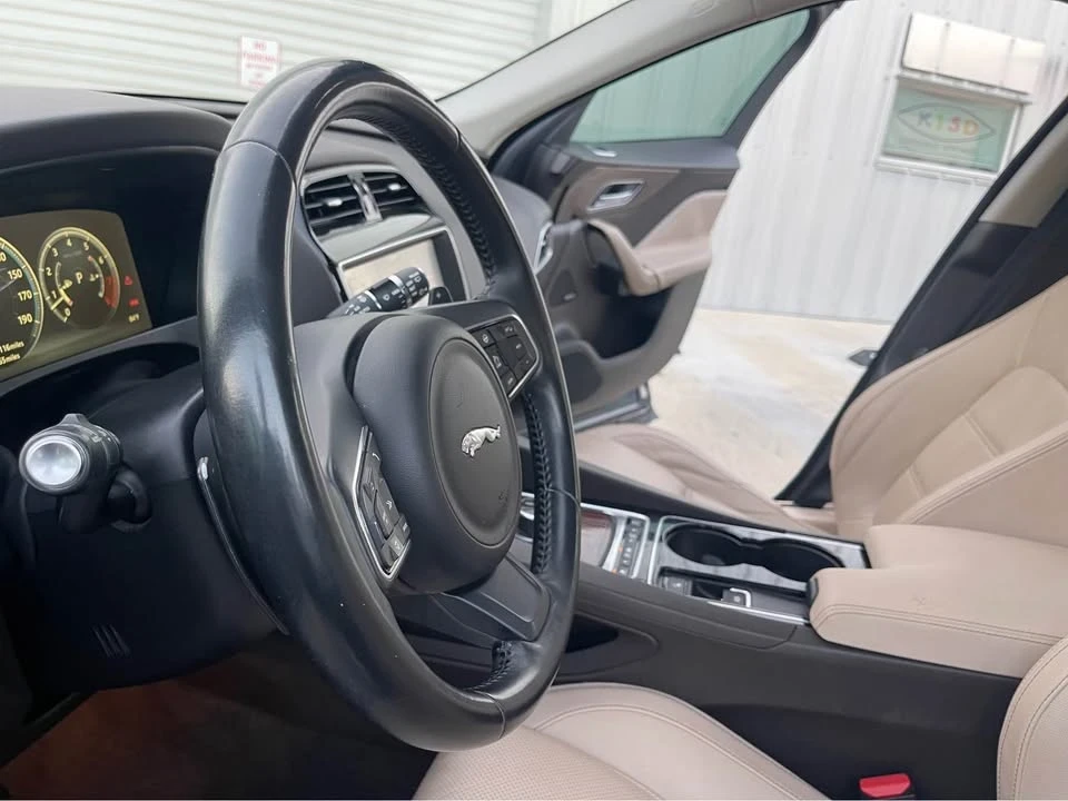 2017 Jaguar F-Pace - Image 14 of 19