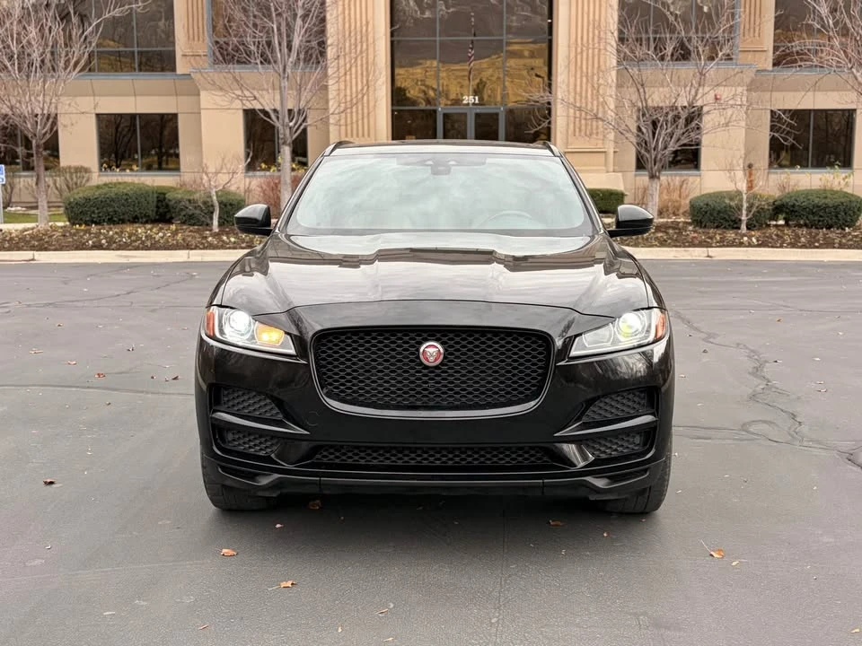 2017 Jaguar F-Pace - Image 2 of 8