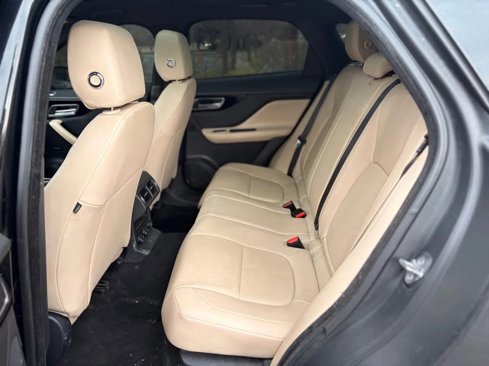 2017 Jaguar F-Pace - Image 7 of 8