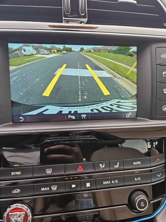 2017 Jaguar F-Pace - Image 5 of 15