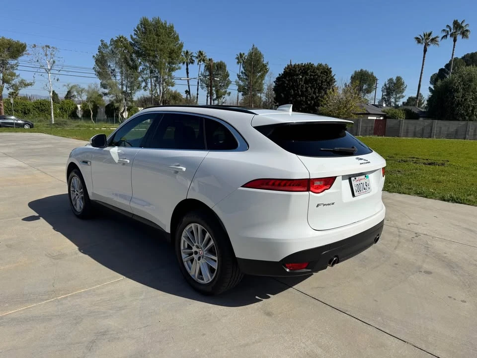 2017 Jaguar F-Pace - Image 5 of 18