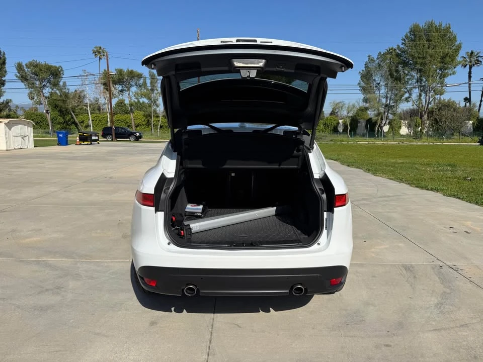 2017 Jaguar F-Pace - Image 11 of 18