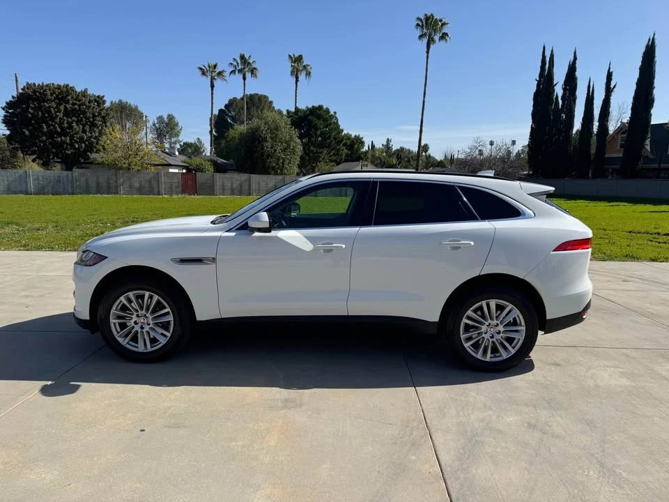 2017 Jaguar F-Pace - Image 8 of 18