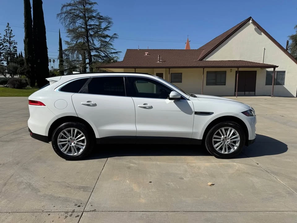 2017 Jaguar F-Pace - Image 4 of 18