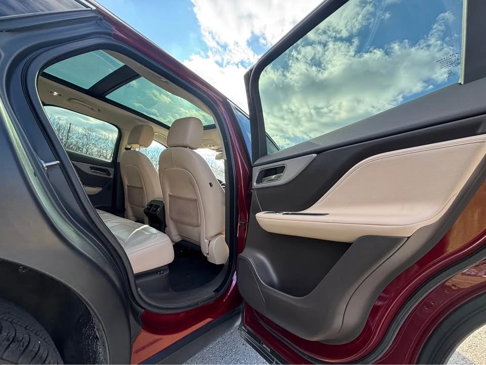 2017 Jaguar F-Pace - Image 9 of 19