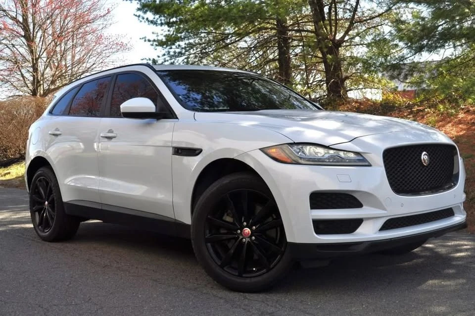 2017 Jaguar F-Pace - Image 2 of 15
