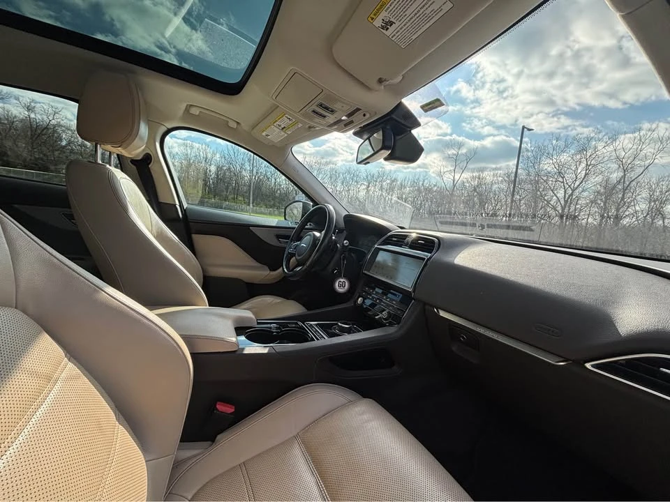 2017 Jaguar F-Pace - Image 13 of 19