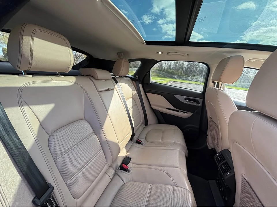 2017 Jaguar F-Pace - Image 11 of 19