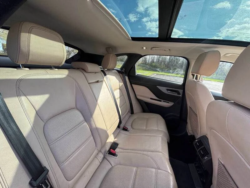 2017 Jaguar F-Pace - Image 10 of 20