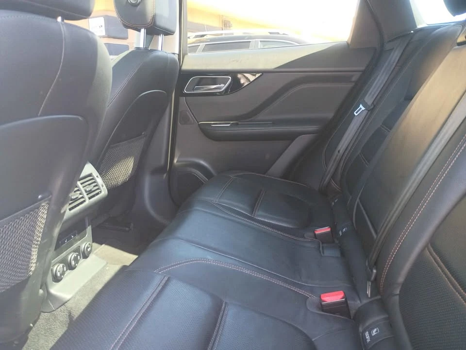 2017 Jaguar F-Pace - Image 10 of 13