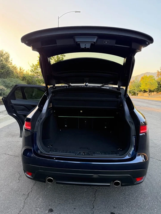 2017 Jaguar F-Pace - Image 18 of 20