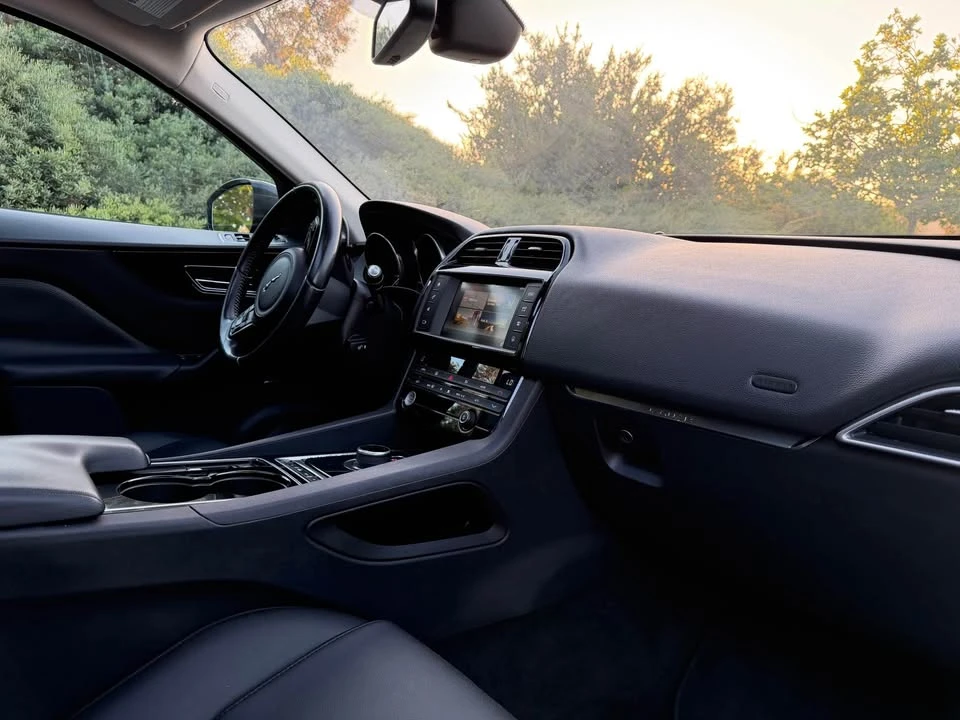 2017 Jaguar F-Pace - Image 14 of 20