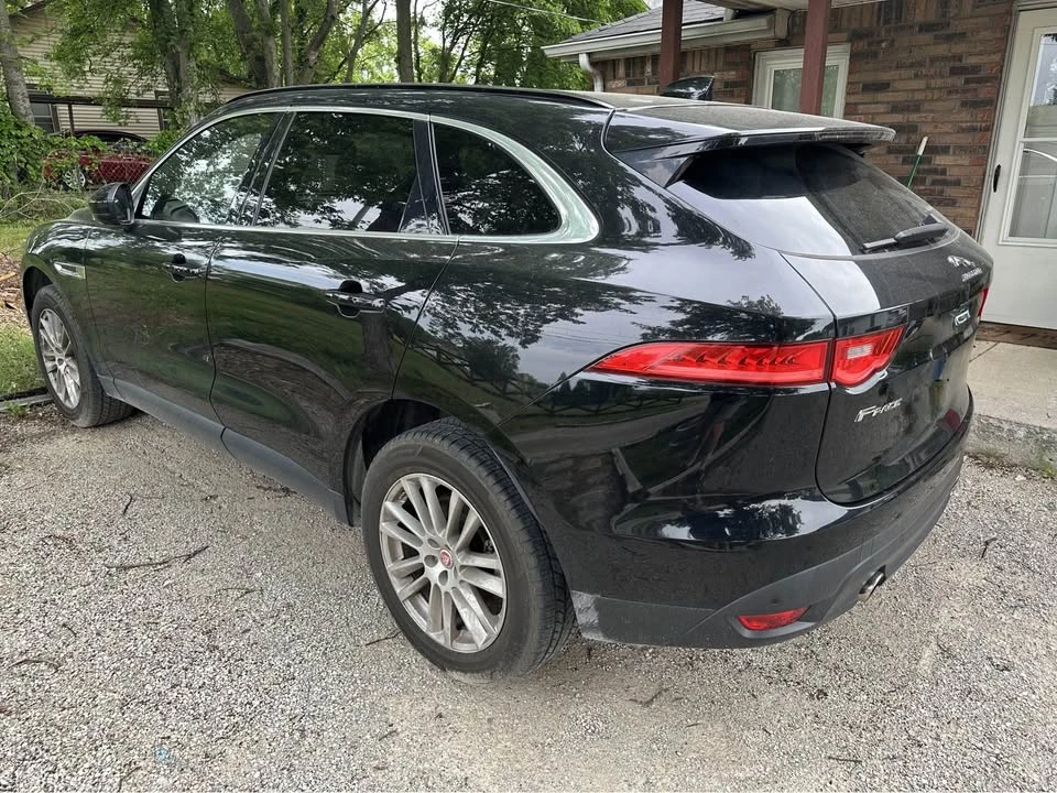 2017 Jaguar F-Pace - Image 5 of 9