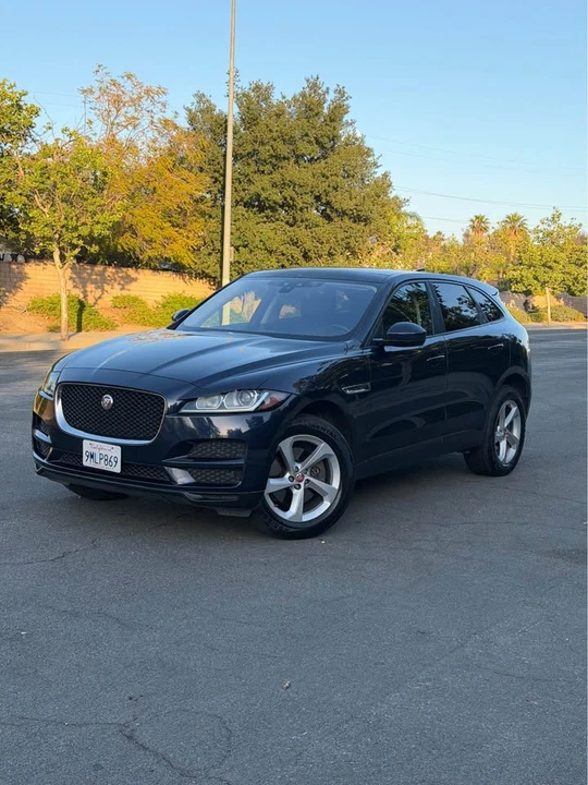 2017 Jaguar F-Pace - Image 2 of 18