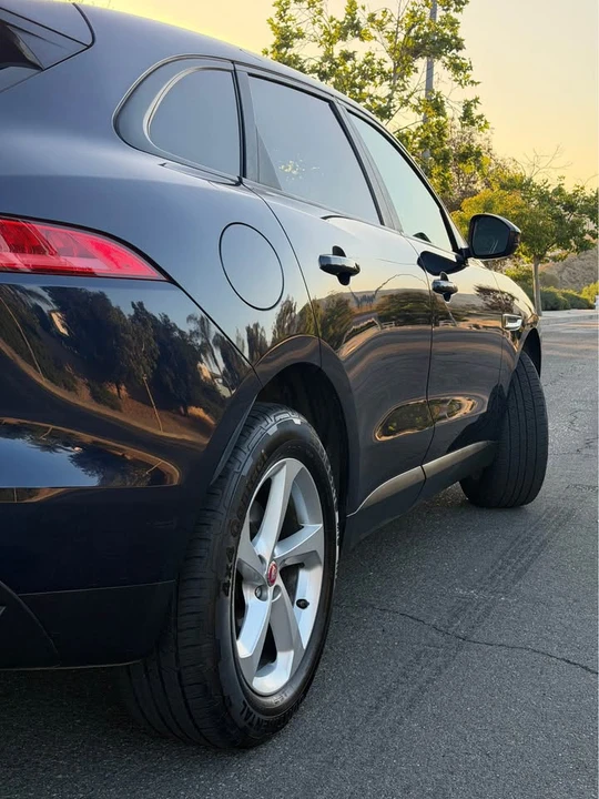 2017 Jaguar F-Pace - Image 5 of 18