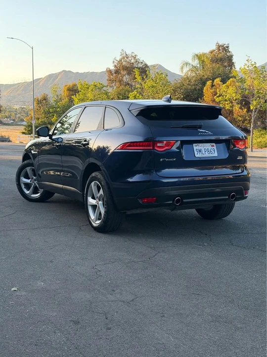 2017 Jaguar F-Pace - Image 7 of 18
