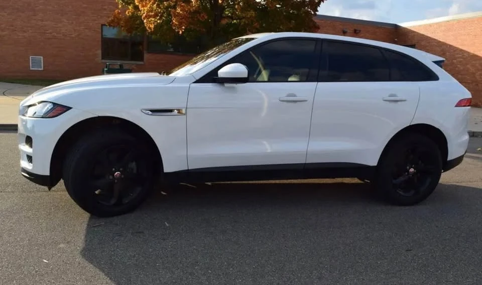 2017 Jaguar F-Pace - Image 5 of 18