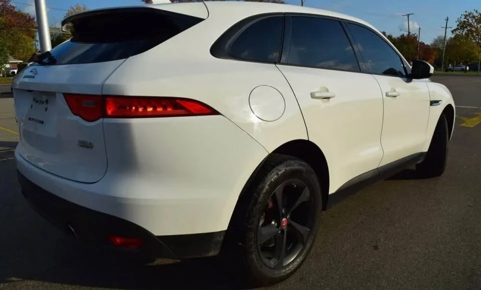2017 Jaguar F-Pace - Image 4 of 19