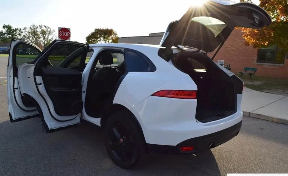 2017 Jaguar F-Pace - Image 7 of 18