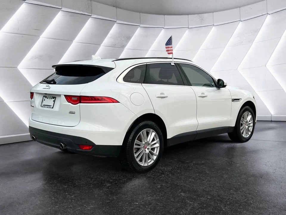 2017 Jaguar F-Pace - Image 8 of 14