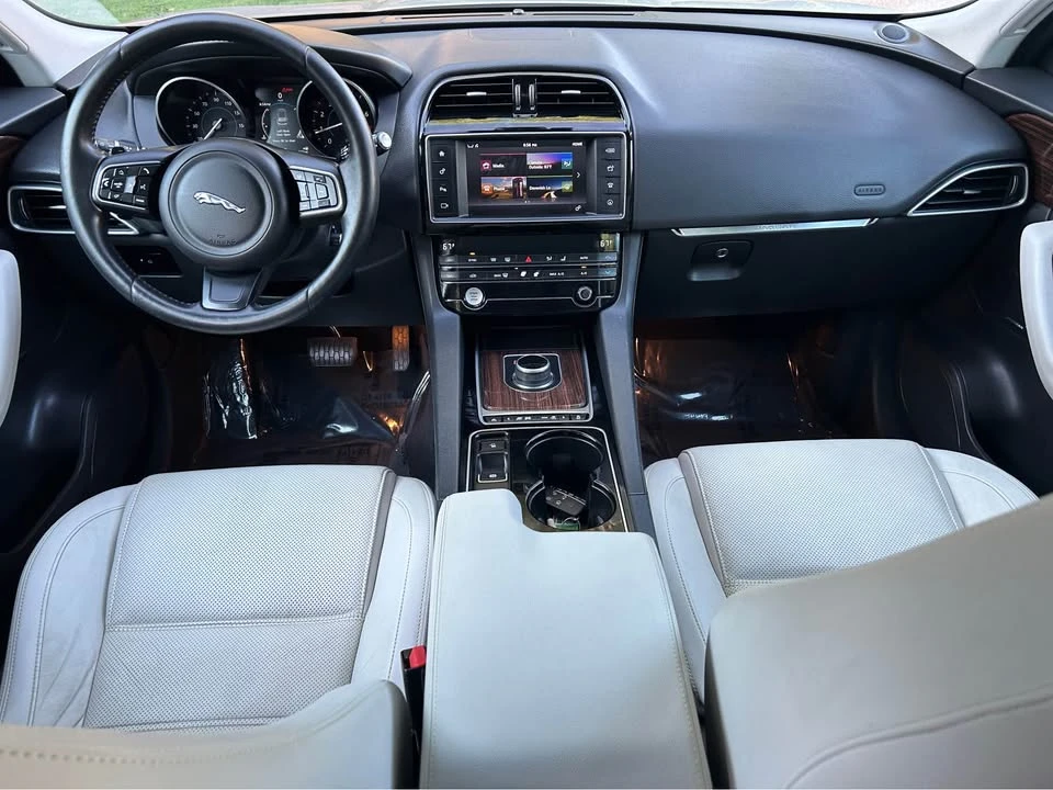2017 Jaguar F-Pace - Image 6 of 16