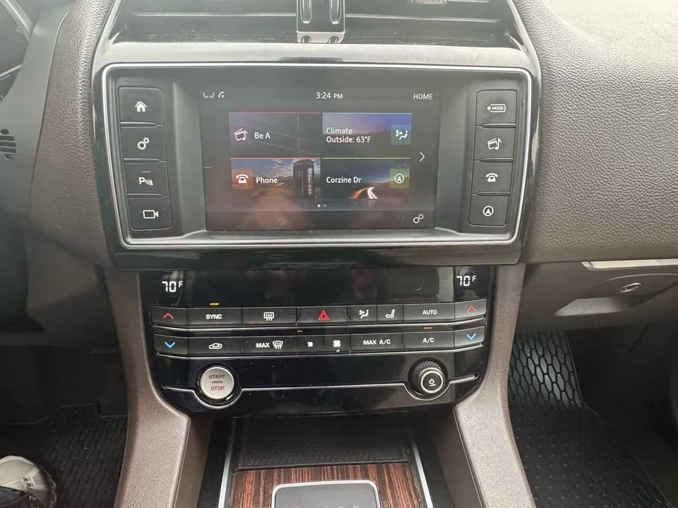 2017 Jaguar F-Pace - Image 8 of 12