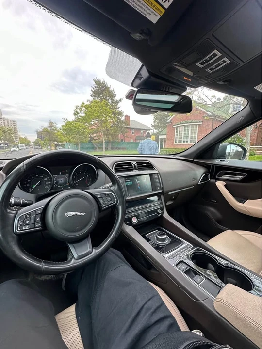 2017 Jaguar F-Pace - Image 11 of 20