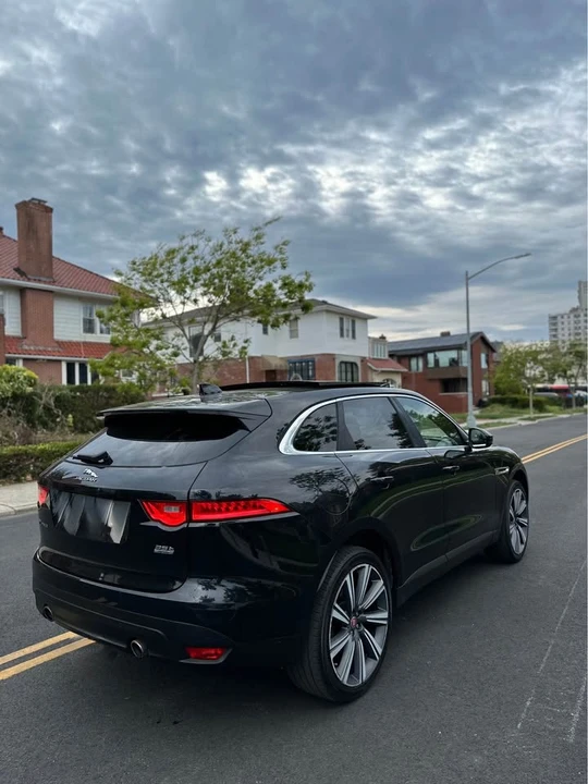 2017 Jaguar F-Pace - Image 3 of 20