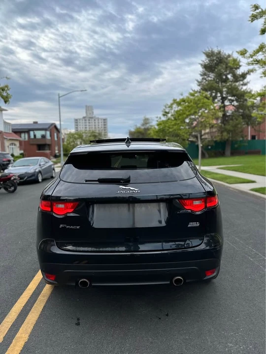 2017 Jaguar F-Pace - Image 16 of 20