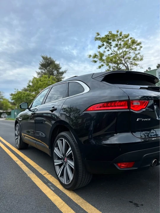 2017 Jaguar F-Pace - Image 14 of 20