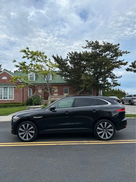 2017 Jaguar F-Pace - Image 19 of 20